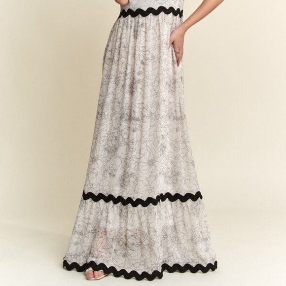 Black and White Floral Adjustable Strap Maxi Cami Dress - Picture 4 of 6